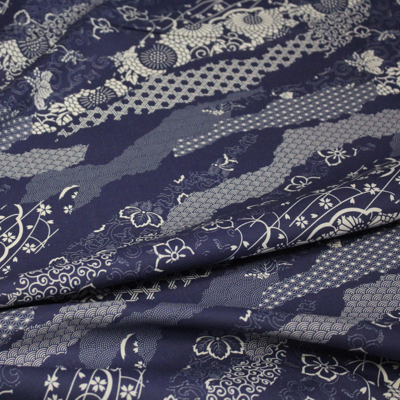 Tissu cotonnade WAGARA aux motifs japonais et tons bleu indigo & écrus - TissusPapi.com