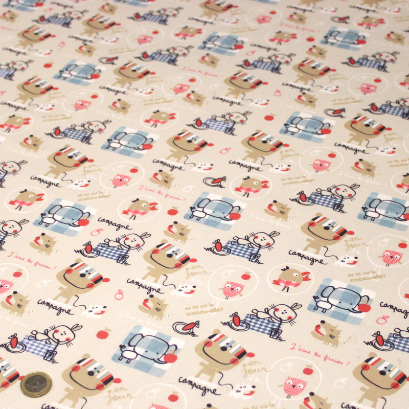 Tissu cotonnade enfant animaux en pique-nique à la campagne sur fond beige écru