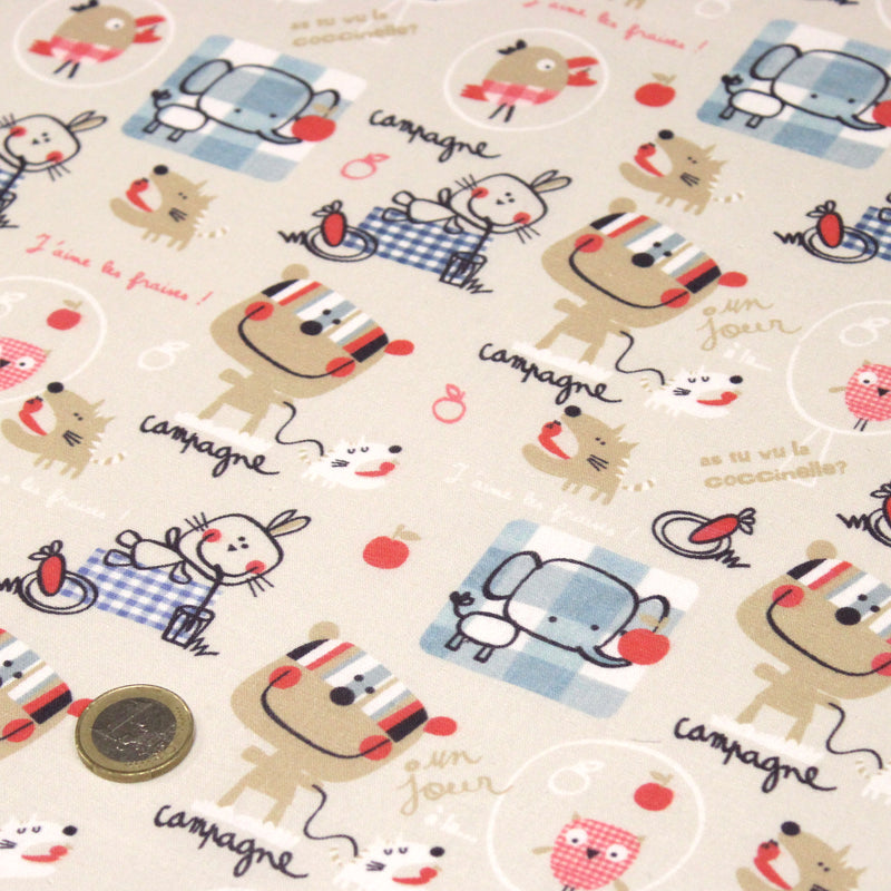 Tissu cotonnade enfant animaux en pique-nique à la campagne sur fond beige écru