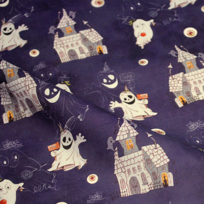 Tissu cotonnade HALLOWEEN, violet aux fantomes et manoirs hantés - OEKO - TEX STANDARD 100 - TissusPapi.com