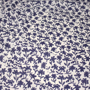 Tissu cotonnade motif japonais HANA - E, aux fleurs dessinées bleues, fond écru - TissusPapi.com