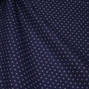 Tissu cotonnade motif japonais KA - KASURI, aux fines croix écrues, fond bleu indigo - TissusPapi.com