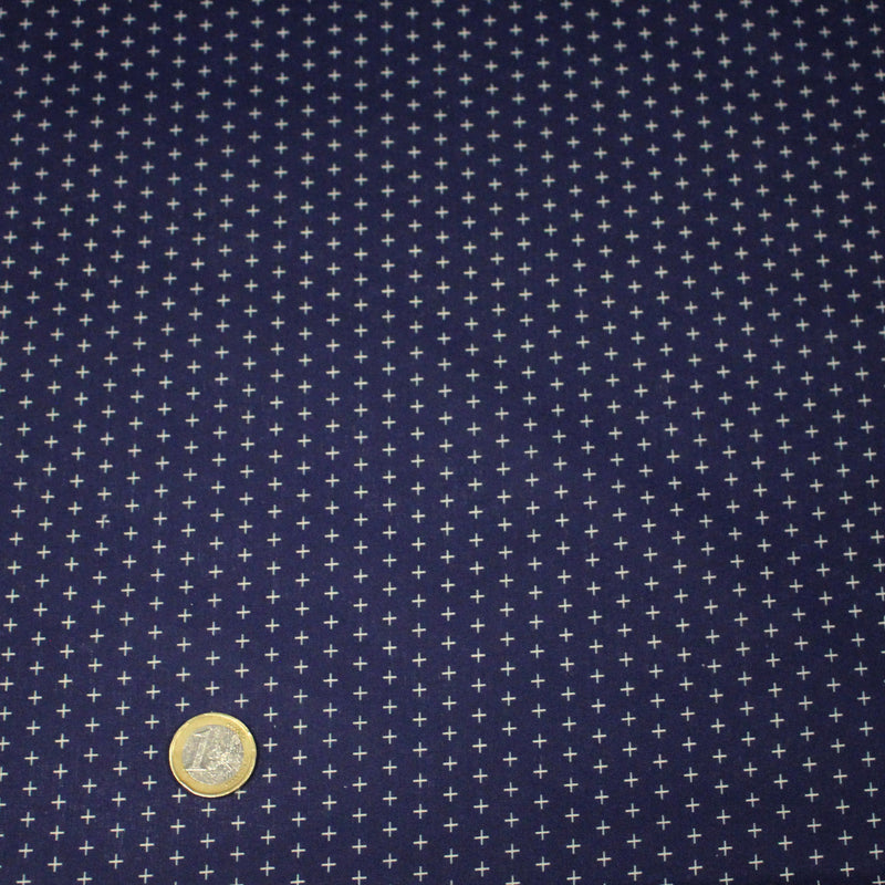 Tissu cotonnade motif japonais KA - KASURI, aux fines croix écrues, fond bleu indigo - TissusPapi.com