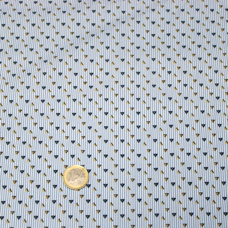 Tissu cotonnade enfant à fines rayures bleu ciel et petits triangles noirs et ocre