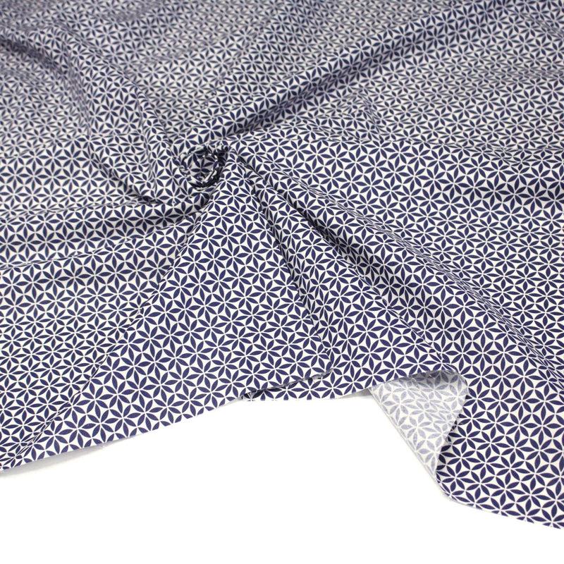 Tissu cotonnade motif japonais feuilles géométriques ASANOHA, bleu indigo & écru - TissusPapi.com