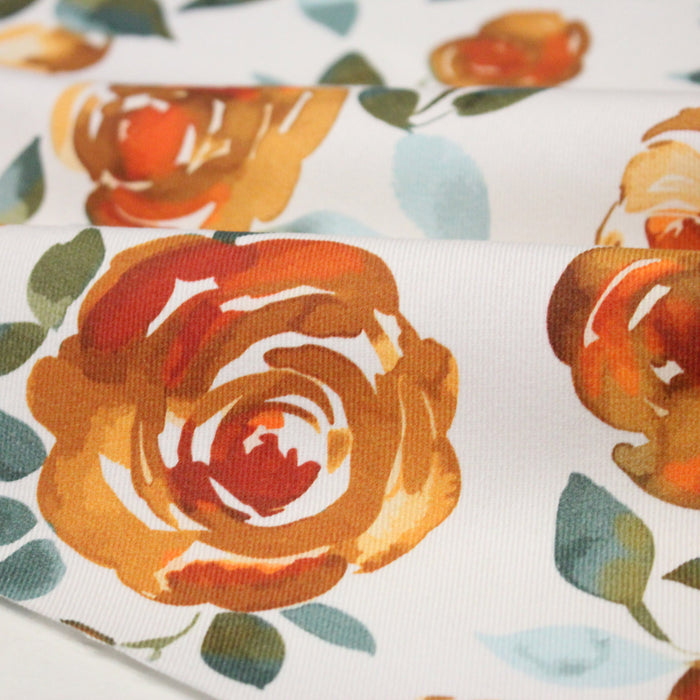 Tissu gabardine coton imprimée blanc aux roses oranges façon aquarelle - TissusPapi.com