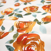 Tissu gabardine coton imprimée blanc aux roses oranges façon aquarelle - TissusPapi.com