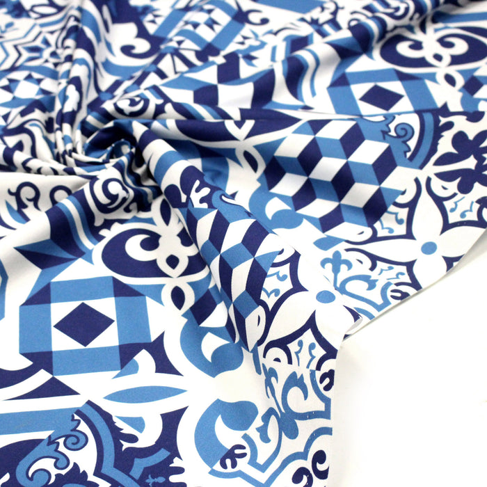 Tissu gabardine coton imprimée motif carreaux de faïence azulejos modernes, trois couleurs dispos - STANDARD 100 OEKO - TEX - TissusPapi.com