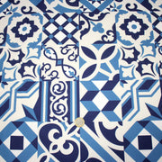 Tissu gabardine coton imprimée motif carreaux de faïence azulejos modernes, trois couleurs dispos - STANDARD 100 OEKO - TEX - TissusPapi.com