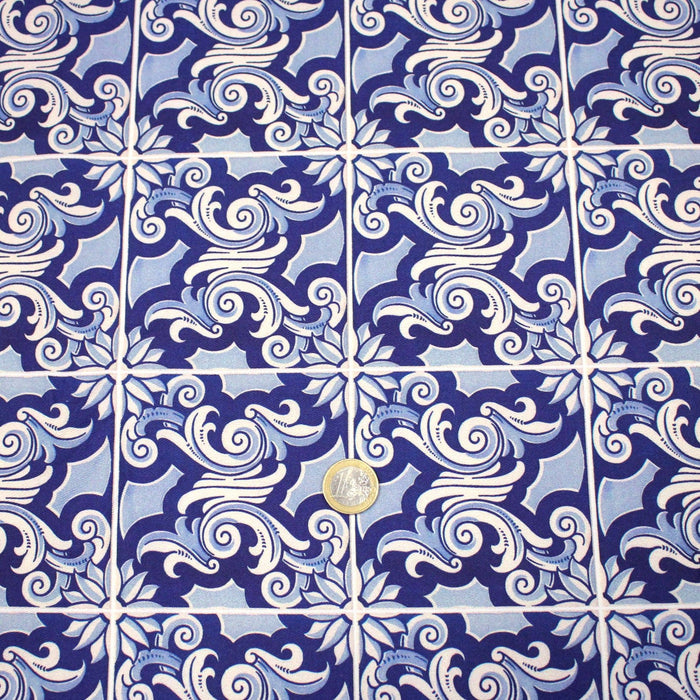 Tissu gabardine coton imprimée motif anciens carreaux de faïence bleus, azulejos - STANDARD 100 OEKO - TEX - TissusPapi.com