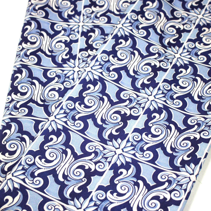 Tissu gabardine coton imprimée motif anciens carreaux de faïence bleus, azulejos - STANDARD 100 OEKO - TEX - TissusPapi.com