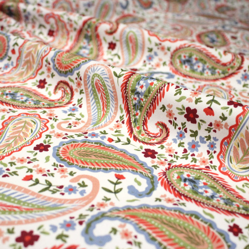 Tissu INDIENNES, gabardine coton imprimée motif cachemire coloré, fond blanc - OEKO - TEX - TissusPapi.com