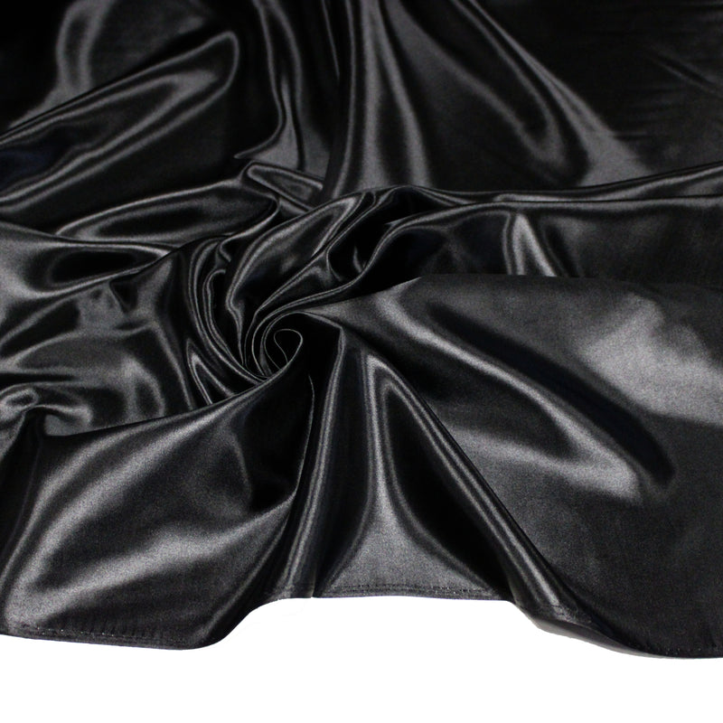 Tissu satin polyester noir uni, fabrication italienne