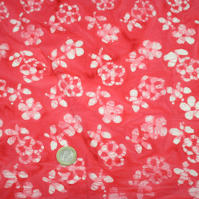 Tissu coton block print rouge fraise aux fleurs blanches - MADE IN INDIA