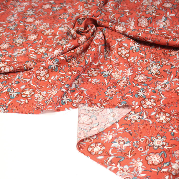 Tissu Viscose fluide motif fleuri indien corail, écru et bleu canard - COLLECTION KALAMKARI