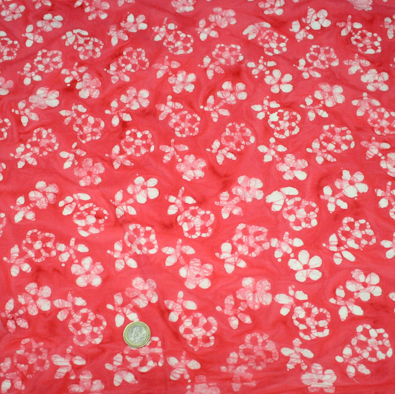 Tissu coton block print rouge fraise aux fleurs blanches - MADE IN INDIA - TissusPapi.com