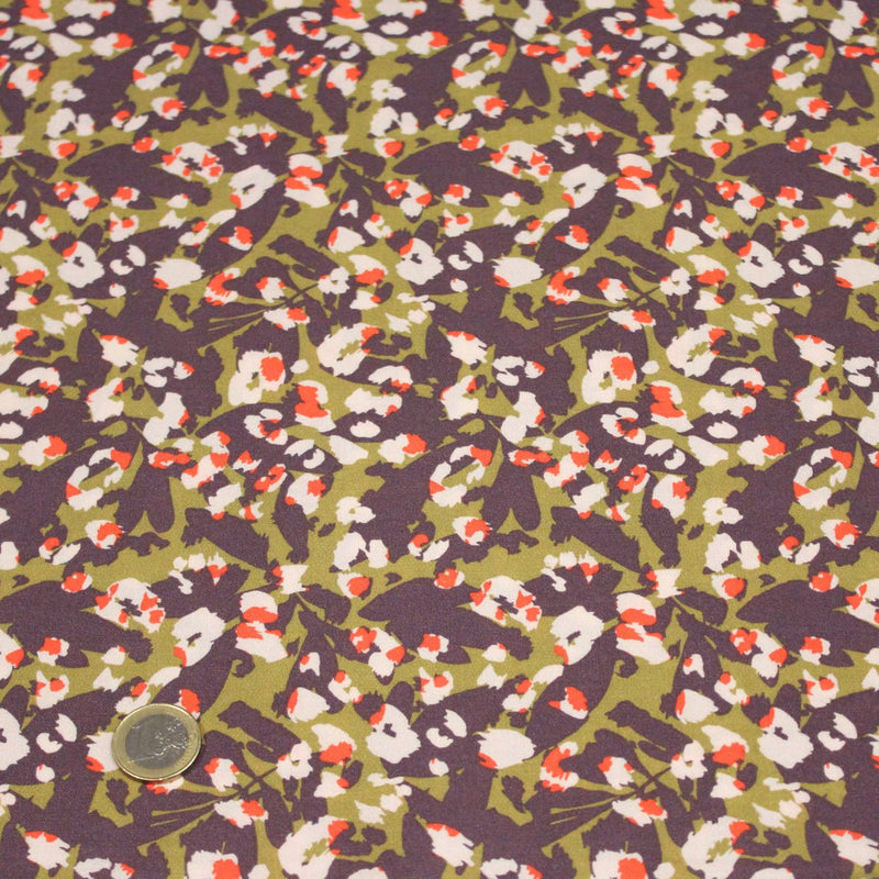 Tissu viscose fluide au feuillage abstrait vert & violet, taches écrues et oranges - OEKO-TEX STANDARD 100 - TissusPapi.com