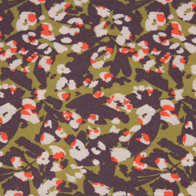 Tissu viscose fluide au feuillage abstrait vert & violet, taches écrues et oranges - OEKO-TEX STANDARD 100 - TissusPapi.com