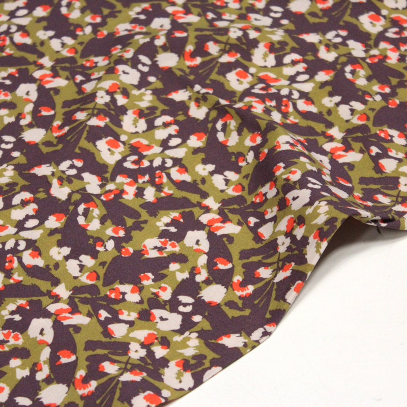 Tissu viscose fluide au feuillage abstrait vert & violet, taches écrues et oranges - OEKO-TEX STANDARD 100 - TissusPapi.com