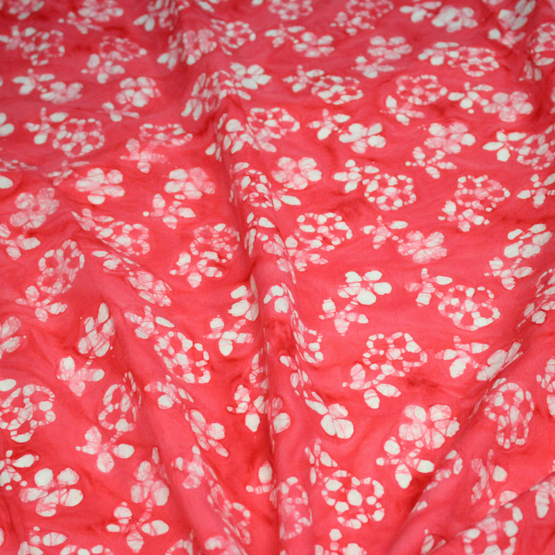 Tissu coton block print rouge fraise aux fleurs blanches - MADE IN INDIA - TissusPapi.com