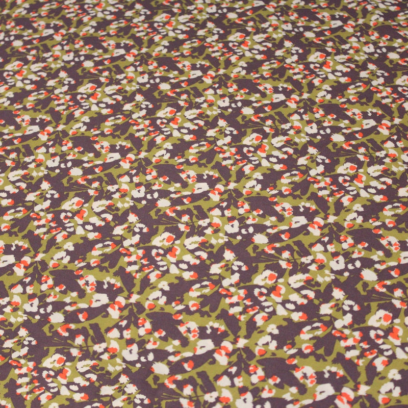 Tissu viscose fluide au feuillage abstrait vert & violet, taches écrues et oranges - OEKO-TEX STANDARD 100 - TissusPapi.com