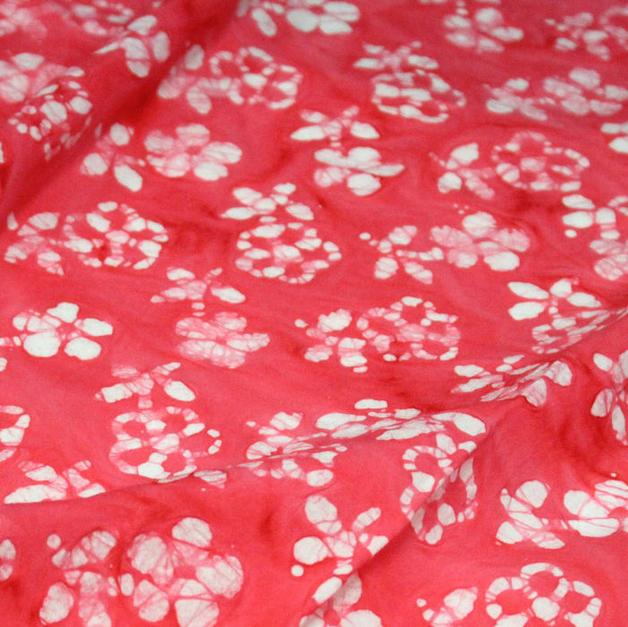 Tissu coton block print rouge fraise aux fleurs blanches - MADE IN INDIA