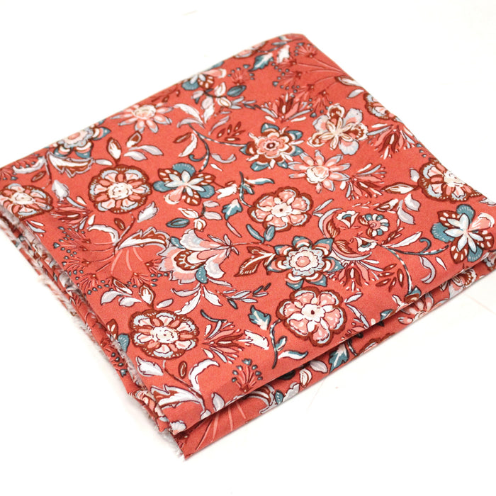 Tissu Viscose fluide motif fleuri indien corail, écru et bleu canard - COLLECTION KALAMKARI