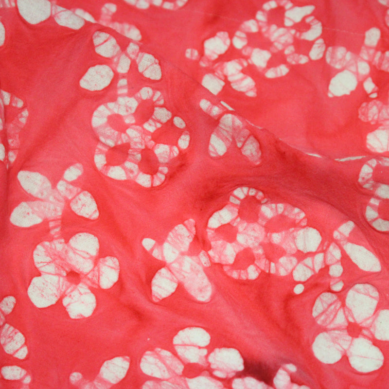 Tissu coton block print rouge fraise aux fleurs blanches - MADE IN INDIA - TissusPapi.com