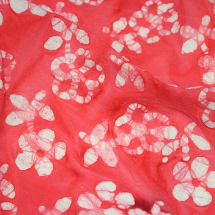 Tissu coton block print rouge fraise aux fleurs blanches - MADE IN INDIA