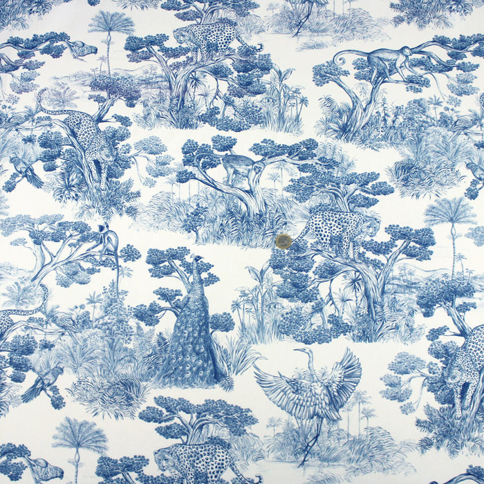 Tissu Toile de Jouy moderne bleue, forêt tropicale, singes et léopards - COLLECTION ANIMALIA, par la maison Thevenon