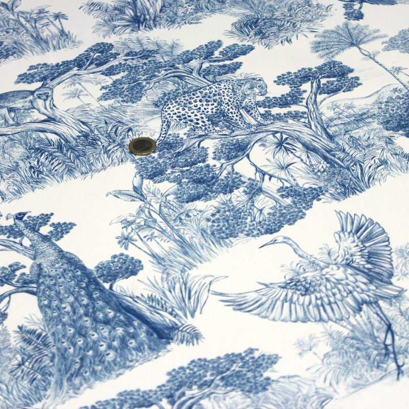 Tissu Toile de Jouy moderne bleue, forêt tropicale, singes et léopards - COLLECTION ANIMALIA, par la maison Thevenon - TissusPapi.com