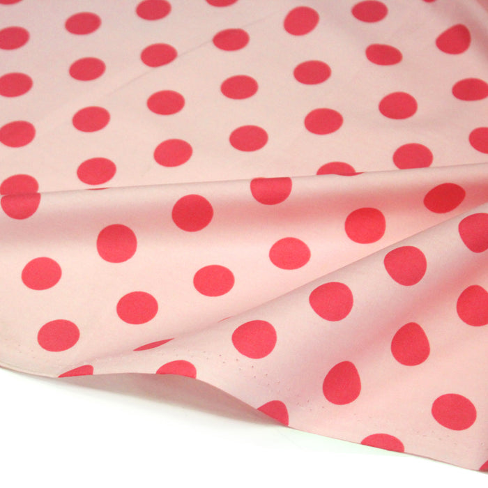 Tissu popeline de coton rose pâle à pois rouge magenta 18mm - COLLECTION POLKA DOT