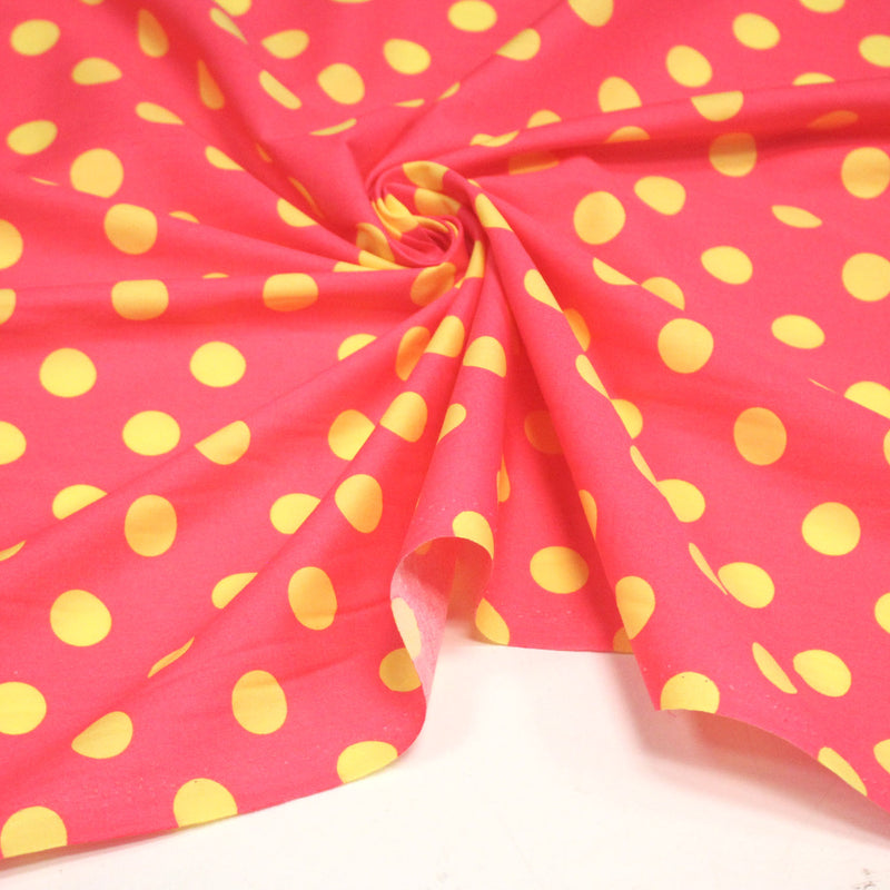 Tissu popeline de coton rose à pois jaunes 18mm - COLLECTION POLKA DOT - TissusPapi.com
