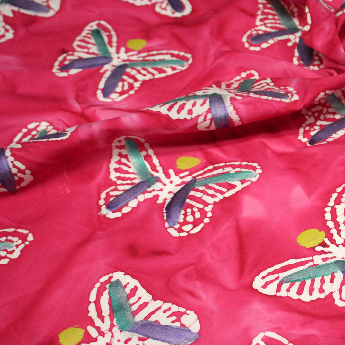 Tissu cotonnade BATIK aux papillons blanc : rose, vert, violet - MADE IN INDIA - TissusPapi.com