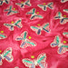 Tissu cotonnade BATIK aux papillons blanc : rose, vert, violet - MADE IN INDIA - TissusPapi.com