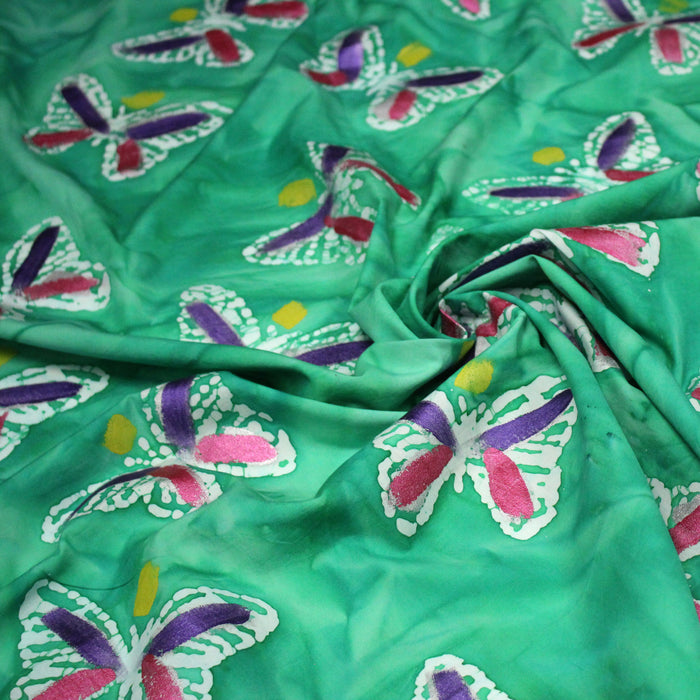 Tissu cotonnade BATIK aux papillons blanc : rose, vert, violet - MADE IN INDIA - TissusPapi.com