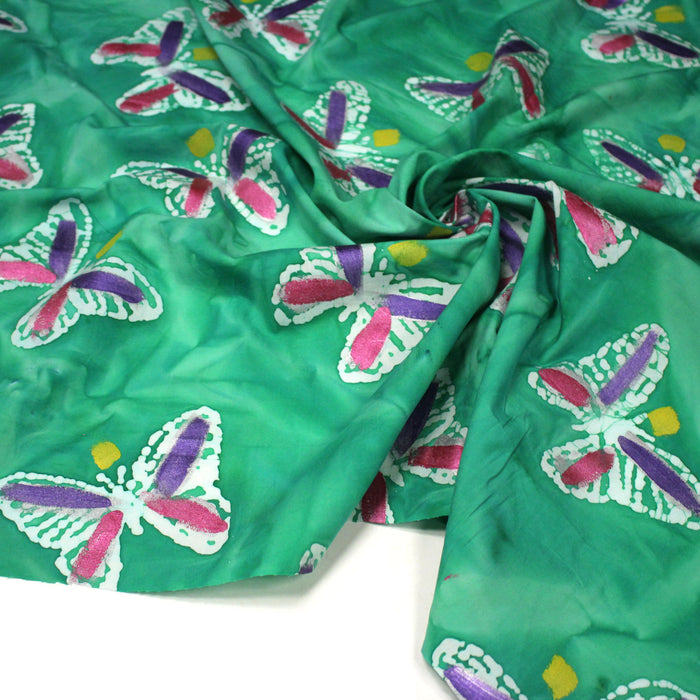 Tissu cotonnade BATIK aux papillons blanc : rose, vert, violet - MADE IN INDIA - TissusPapi.com