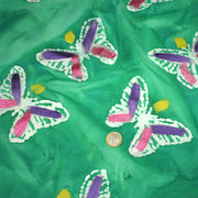 Tissu cotonnade BATIK aux papillons blanc : rose, vert, violet - MADE IN INDIA - TissusPapi.com