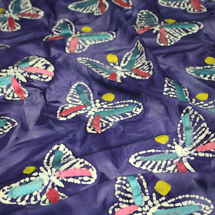 Tissu cotonnade BATIK aux papillons blanc : rose, vert, violet - MADE IN INDIA - TissusPapi.com