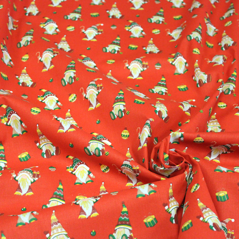 Tissu cotonnade de NOËL, Gnomes & lutins, fond rouge - OEKO-TEX STANDARD 100