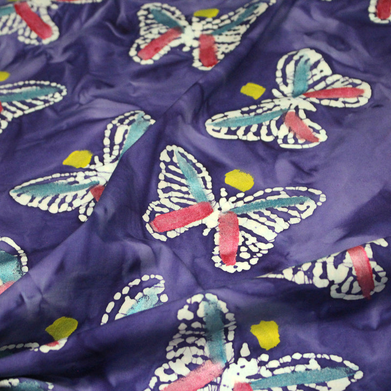Tissu cotonnade BATIK aux papillons blanc : rose, vert, violet - MADE IN INDIA - TissusPapi.com