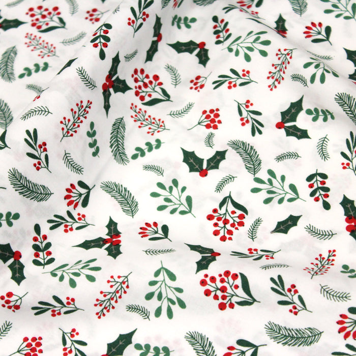 Tissu de coton de Noël bleu marine aux feuilles de houx vertes et branches de sapins verts - COLLECTION NOËL - OEKO-TEX
