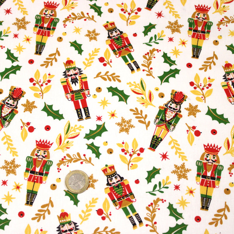 Tissu cotonnade de NOËL, Casse-noisettes, houx et feuillages ocres, fond blanc - OEKO-TEX STANDARD 100
