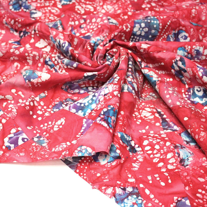 Tissu coton block print patchwork de motifs indiens, tons rose fuchsia, bleu, blanc - MADE IN INDIA - TissusPapi.com
