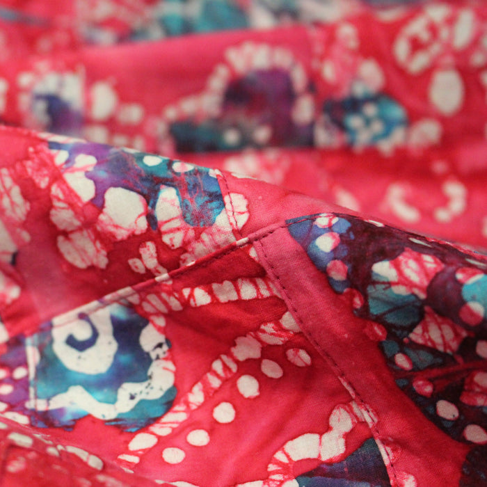 Tissu coton block print patchwork de motifs indiens, tons rose fuchsia, bleu, blanc - MADE IN INDIA - TissusPapi.com