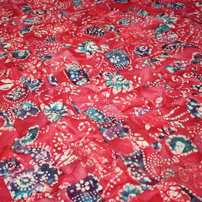Tissu coton block print patchwork de motifs indiens, tons rose fuchsia, bleu, blanc - MADE IN INDIA - TissusPapi.com