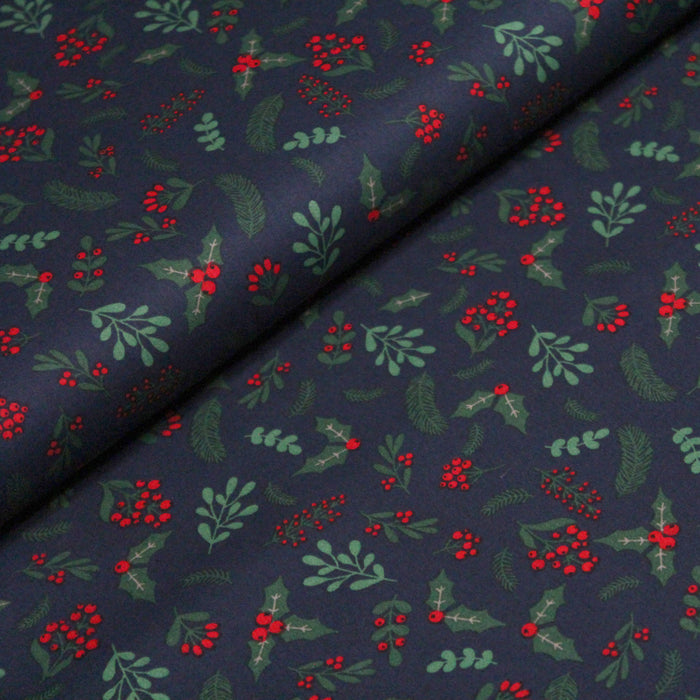 Tissu de coton de Noël bleu marine aux feuilles de houx vertes et branches de sapins verts - COLLECTION NOËL - OEKO-TEX