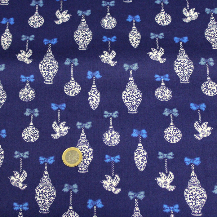 Tissu de coton de Noël bleu roi aux boules de Noël blanches et bleues - COLLECTION NOËL - OEKO-TEX