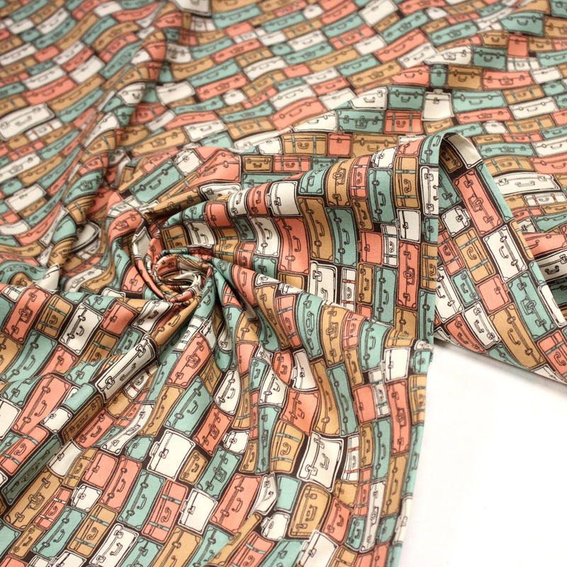Tissu popeline coton, les valises & malettes, tons corail & vert amande - Collection VOYAGE - TissusPapi.com