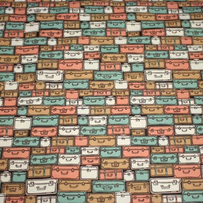 Tissu popeline coton, les valises & malettes, tons corail & vert amande - Collection VOYAGE - TissusPapi.com